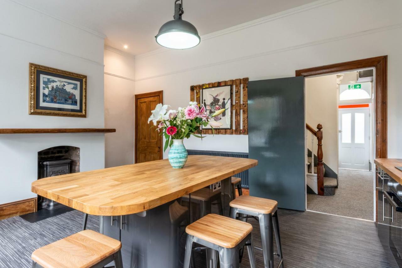 Gasthof 144 Lower Cheltenham Place